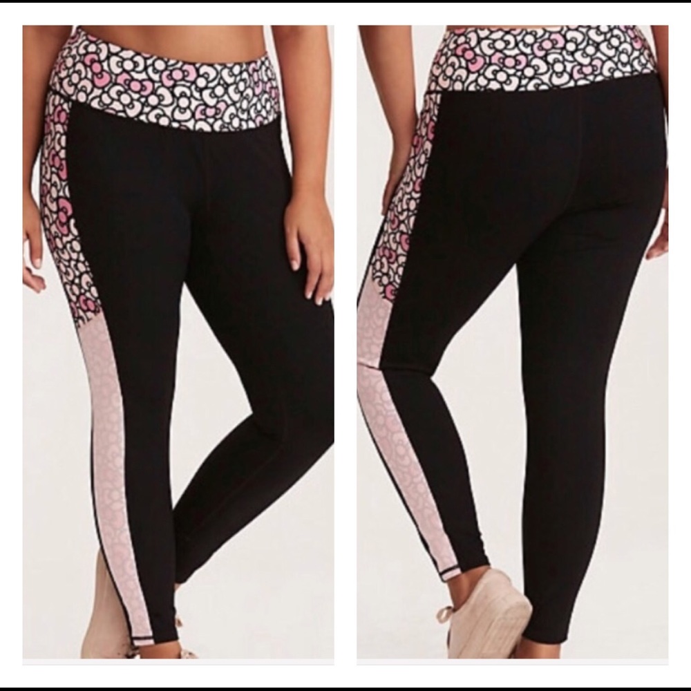 ❣️1 pair left❣️Torrid Hello Kitty active leggings - Picture 4 of 6